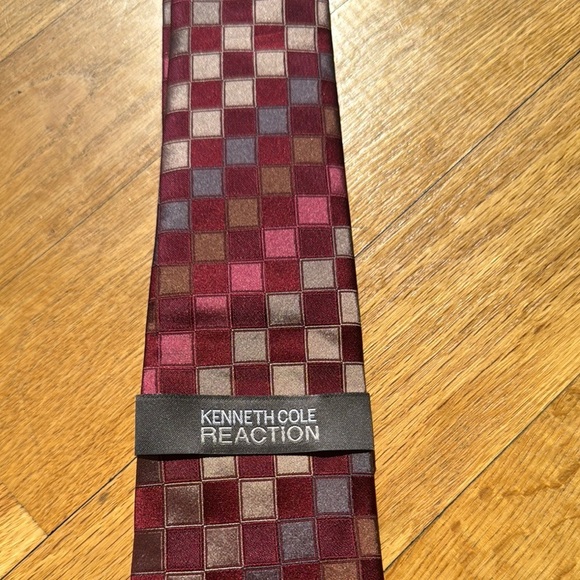 Kenneth Cole Reaction Other - Tie new Kenneth Cole Reaction Burgundy Checkered Tie